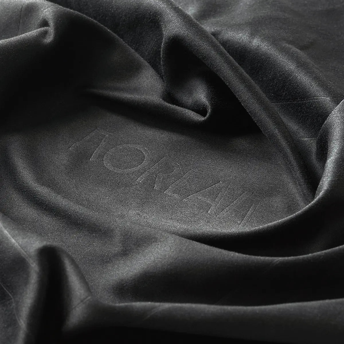 Norlan wordmark embossed on our refined microfiber polishing cloth, ideal for making glassware sparkle prior to use. 